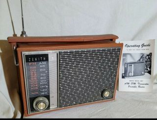 Rare Vintage Zenith Royal 880 Portable Battery Powered Am - Fm Radio Retro -