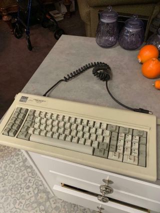 Rare Vintage Ibm Personal Computer Keyboard 83 Keys Buckling 1501100 1980s