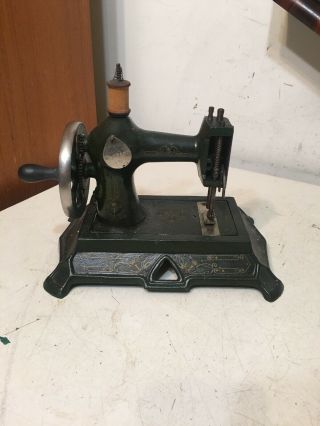 Rare Antique Muller Model 19 Childs Sewing Machine In Green Paint
