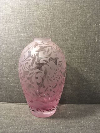 Michael Weems 2005 Frosted 8” Art Glass Vase Pink Etched Signed Rare