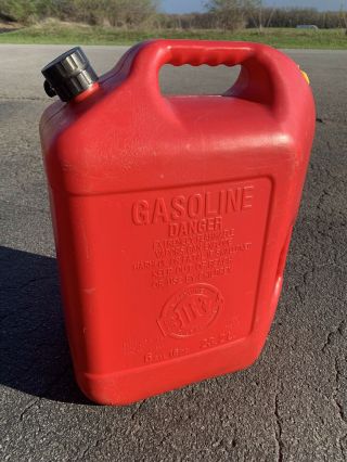 Rare Blitz Pre - Ban 6 Gallon 16 Oz.  Gas Can Model No.  11841 2