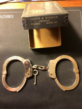 Rare Vintage Smith & Wesson Model 926 Aluminum Air Weight Handcuffs