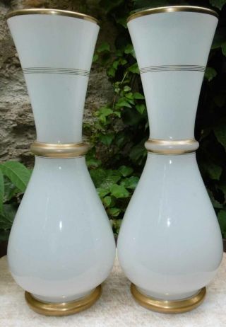 Magnifique Rare Paire De Hauts Vases En Cristal Opalin Circa 1850