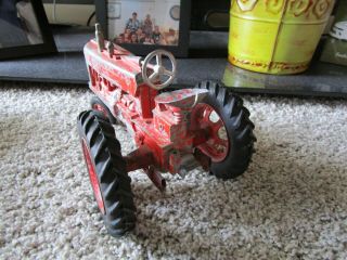 JI Case IH Farmall McCormick Farm Toy Tractor 400 Narrow Front Rare 2
