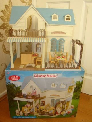 Sylvanian Families RARE Courtyard Restaurant Boxed Complete Calico Critters 2