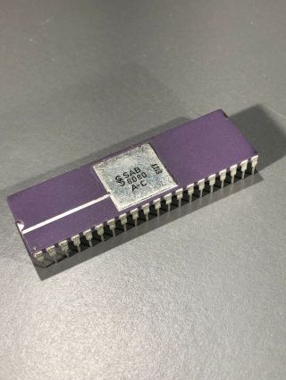 Rare Siemens Sab8080a - C - Intel 8080 Microprocessor Clone - Purple Ceramic,
