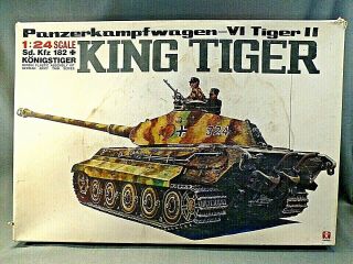 Vintage And Rare 1/24 Bandai German Ww2 King Tiger Ii Sd.  Kfz.  182 R/c Model Kit