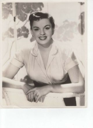 Judy Garland Busty W.  / Hands On Wicker Chair Rare Photo