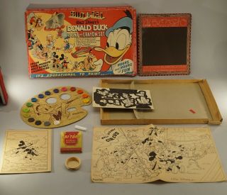 Rare Orig.  1940s - 50s Walt Disney Donald Duck Paint And Crayon Set