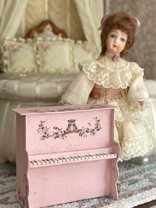 Vintage Miniature Dollhouse Karen Markland C1985 Child 