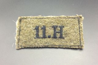 Ww2 11th Hussars (prince Albert’s Own) Cloth Slip On Shoulder Title Badge Rare