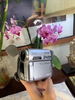Sony Dcr - Trv22 Minidv Mini Dv Camera Stereo Camcorder Carl Zeiss Rare